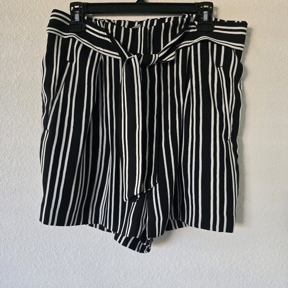 H & M romper high-waisted shorts, women's in size 14, very good condition - Picture 6 of 9